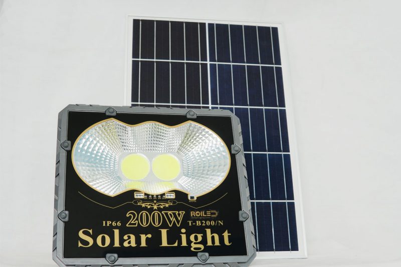 Đèn năng lượng mặt trời 200W đèn pha cao cấp Roiled PC-200W