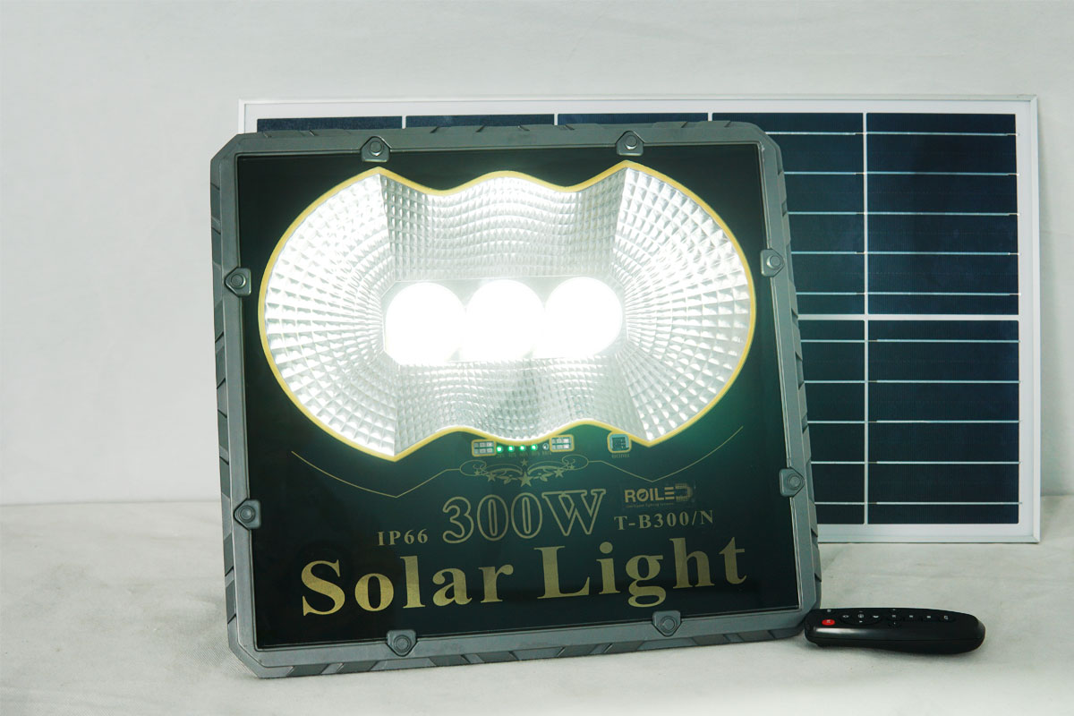 Đèn năng lượng mặt trời 300W đèn pha cao cấp Roiled PC-300W