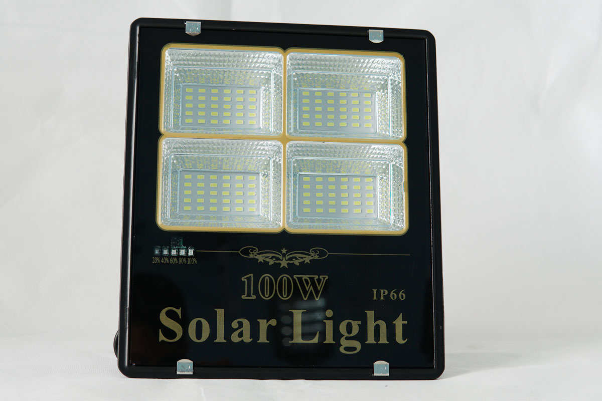 Đèn năng lượng mặt trời 100W đèn pha Roiled siêu sáng RP4-100W